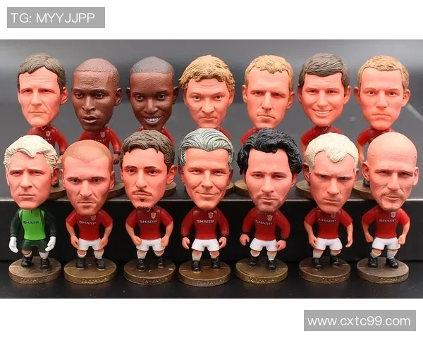 罗马足球明星手办精美展示与收藏价值解析